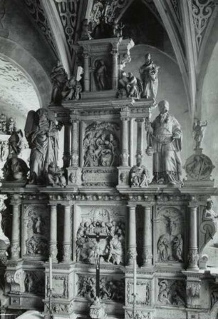 Epitaphaltar für Rudolph von Bünau : Altarbau mit Stifterfiguren Rudolph von Bünau (gest. 1592) und seine Gemahlin Anna von Schleinitz (gest. 1591) und Taufe