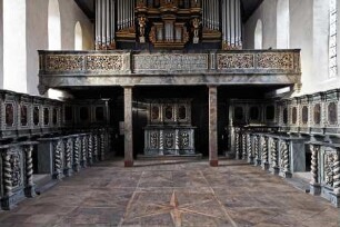 Chorgestühl mit Szenen aus dem Leben des Heiligen Benedikt