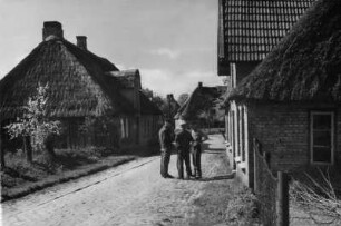 Dorfstraße in Schwabstedt, Schlei- und Eidermündung