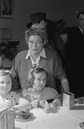 Jüdisches Kinderfest in der Religionsschule Joachimstalerstraße, organisiert durch den Jüdischen Nationalfonds