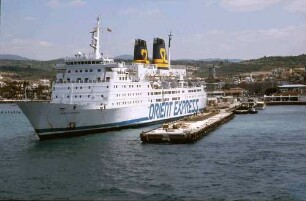 Kusadasi [Türkei]: Australisches Kreuzfahrtschiff "Orient Express"