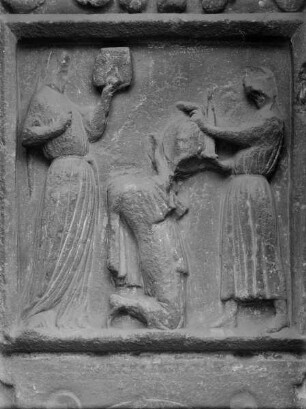 Nordwestportal (Marienportal) — Relief