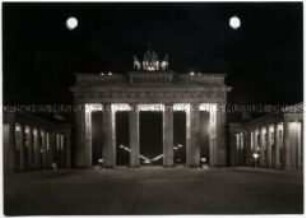 Berlin, Brandenburger Tor bei Nacht