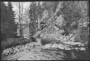Grabentour. Felsenbrücke