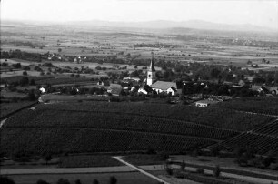 Ballrechten-Dottingen, Ballrechten: Ortsbilder, mit Kirche und Weinbergen