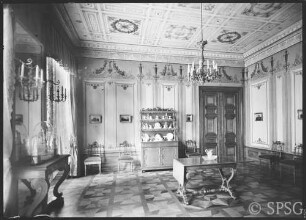 Wiesbaden, Schloß Wiesbaden, Raum 61 (Anrichte).