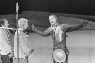 Szenenbilder aus "Der Nachbar des Herrn Pansa", Schauspiel von Günter Rücker in der Inszenierung von Friedo Solter (Bühnenbild: Wolfgang Mattheuer). Deutsches Theater Berlin, 11.10.1969 (Uraufführung Oktober 1969)