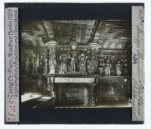 Brügge, Rathaus : Kamin im Schöffensaal