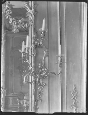 Potsdam, Neues Palais, Wohnung Friedrich II., Konzertzimmer, R.: 211, Südwand und Detail am Spiegel.