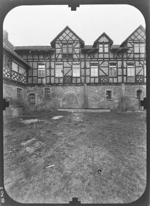 Wasungen, Schulgasse 2. Weyenhof (1630-1632). Hofansicht