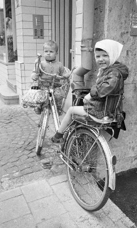 Fahrradfahren mit Kindern.