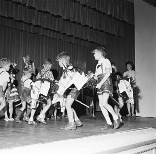Abschied der diesjährigen Freizeit für Kinder im Caritas-Waldheim.