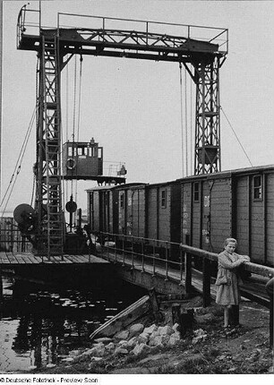 Wittow (Rügen), Wittower Fähre, Verladen von Güterwagen
