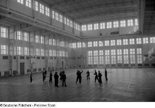 Volleyball in der Ernst-Grube-Halle der Deutschen Hochschule für Körperkultur