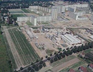 Luftaufnahme, Blick von Osten auf die John-Locke-Siedlung. Berlin-Lichtenrade, John-Locke-Straße