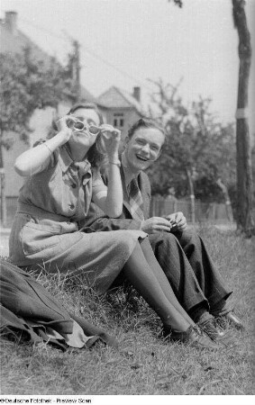 Renate Rössing mit weiterer Person