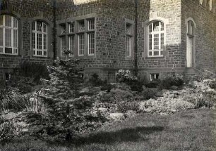 Städtisches Klinikum. Garten der Hautklinik