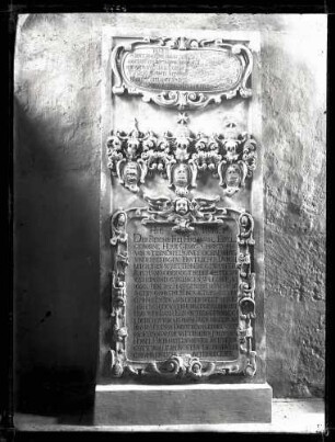 Friedhofkapelle; Grabstein, Georg von Sternenfels