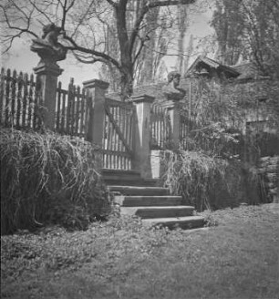 Röhrsdorf. Schlossgarten. Eingang