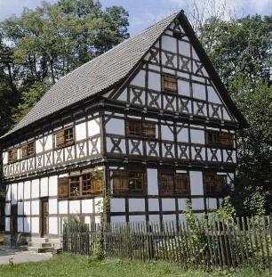 Kloster Veßra. Haus Witzelroda 1. Übereckansicht