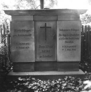 Grabmal für Marie und Prof. Johannes Görges