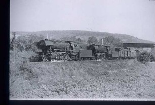 023 019-3 und 023 037- vor P3873 in Schweigern