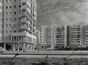 Apartmenthäuser am Strand von Valdelagrana bei Cadiz, Andalusien
