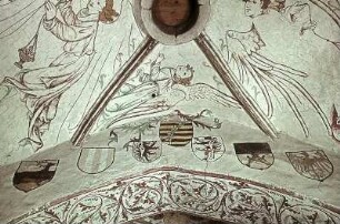 Vier Engel um den Ringschlußstein neben verschiedenen Propheten