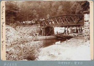 Die vom Hochwasser am 30./31. Juli 1897 beschädigte Brücke über die Rote Weißeritz bei der Rabenauer Mühle