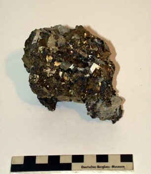 Pyrit mit Arsenopyrit und Quarz