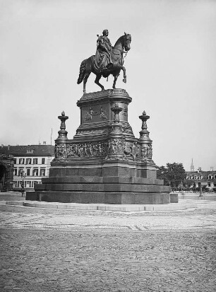 Reiterstandbild König Johanns von Sachsen : Dresden, Theaterplatz, Reiterstandbild König Johanns von Sachsen
