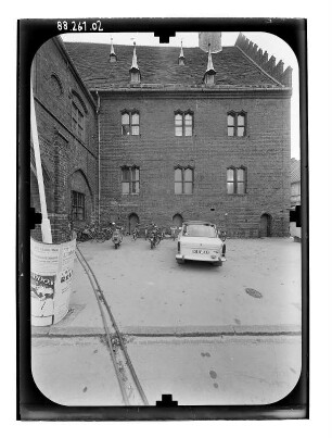 Jüterbog, Markt 21. Rathaus (Baubeginn 1499). Nordseite (Teilansicht)