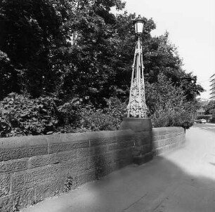 Usa-Brücke; Bad Nauheim, Zu den Sprudeln, Usa (n.fl.Gew.II)