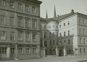 Taschenbergpalais