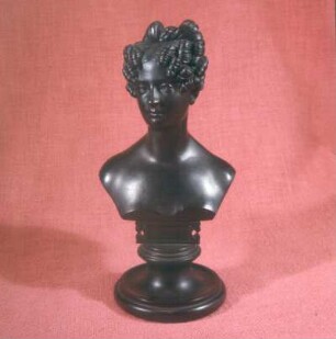 Hirzenhain. Eisen-Kunstguß-Museum. Büste der Prinzessin Luise von Preußen (1808-1870)