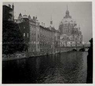 Berlin, Der älteste Teil des Berliner Stadtschlosses mit Blick zum Berliner Dom