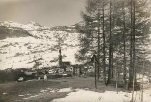 Cortina d'Ampezzo. Ortsansicht mit Kirche