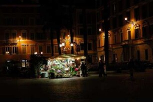 Rom - Blumenstand am Abend : Warenangebot in Rom, aufgenommen im April 2004