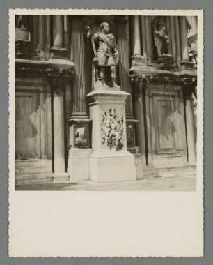 Am Dogenpalast in Venedig