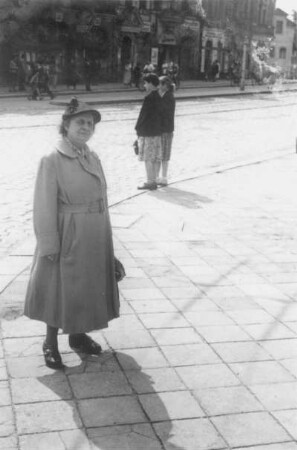 Straßenbild mit Etha Richter