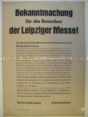 Maueranschlag mit Bekanntmachung über die Meldepflicht für Besucher der Leipziger Messe