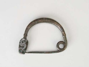 Bogenfibel mit bildlicher Darstellung