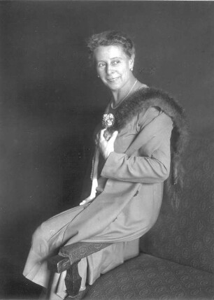 Porträt Elisa Stünzner : Porträt Elisa Stünzner (Sängerin; 1886-1975). Fotografie (Negativabzug auf Papier) von Ursula Richter. Dresden, um 1935