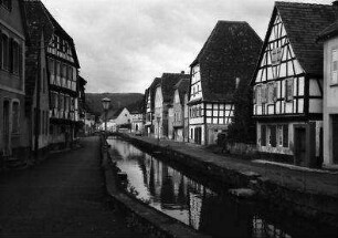 Weißenburg, Wissembourg: Vaubourg de Bitsche, Fachwerkhäuser und Kanal Lauter