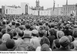 Eröffnungsgottesdienst auf dem Wilhelm-Leuschner-Platz