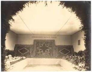 Ausstellungsgarten Jubiläums-Gartenbau-Ausstellung 1926, Dresden: Ausstellungshalle: Innenansicht mit Gemüse