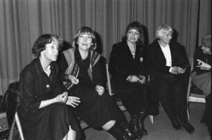 Oberbürgermeisterwahl am 9. April 1978. Solidaritätskundgebung der Arbeitsgemeinschaft Sozialdemokratischer Frauen im Kino Schauburg für die Kandidatin Heinke Salisch