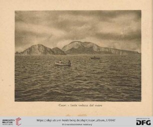 Capri - Isola veduta dal mare