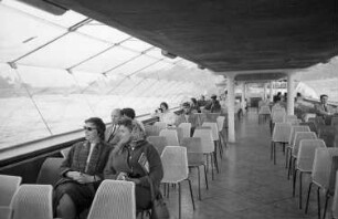 Paris: Seinefahrt, Blick ins gläserne Boot