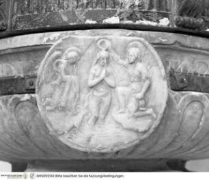 Taufbecken mit der Darstellung der Taufe Christi